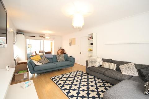 4 bedroom detached house for sale, Woking GU22