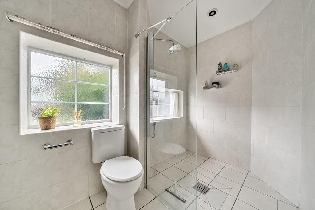 Shower Room.jpg
