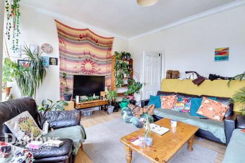 3 bedroom flat for sale, Albany Road, Cardiff
