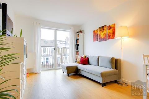 1 bedroom flat for sale, Gainsford Road, London