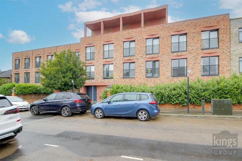 1 bedroom flat for sale, Gainsford Road, London