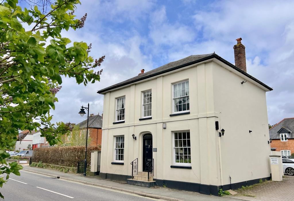 4 bedroom grade II listed house