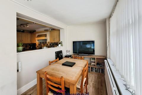 3 bedroom semi-detached house for sale, Isleworth Road, St Thomas, Exeter, EX4