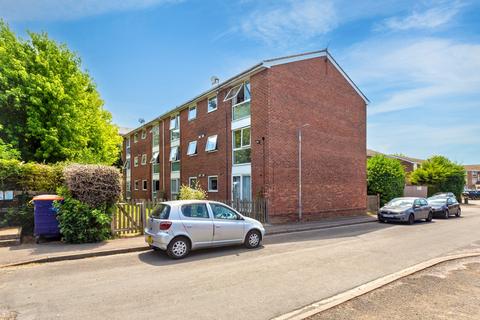 2 bedroom flat for sale, Flat 12, Earls Court, The Mall, Dunstable LU5 4LB