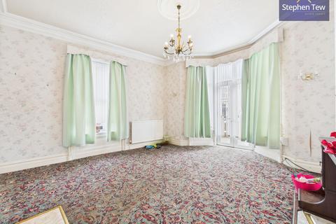 5 bedroom end of terrace house for sale, Dean Street, Blackpool, FY4