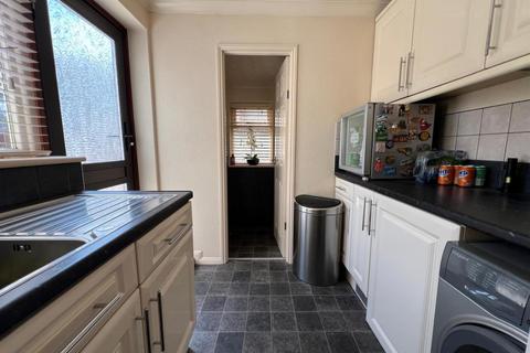 4 bedroom end of terrace house for sale, Kenilworth Gardens, Seven Kings