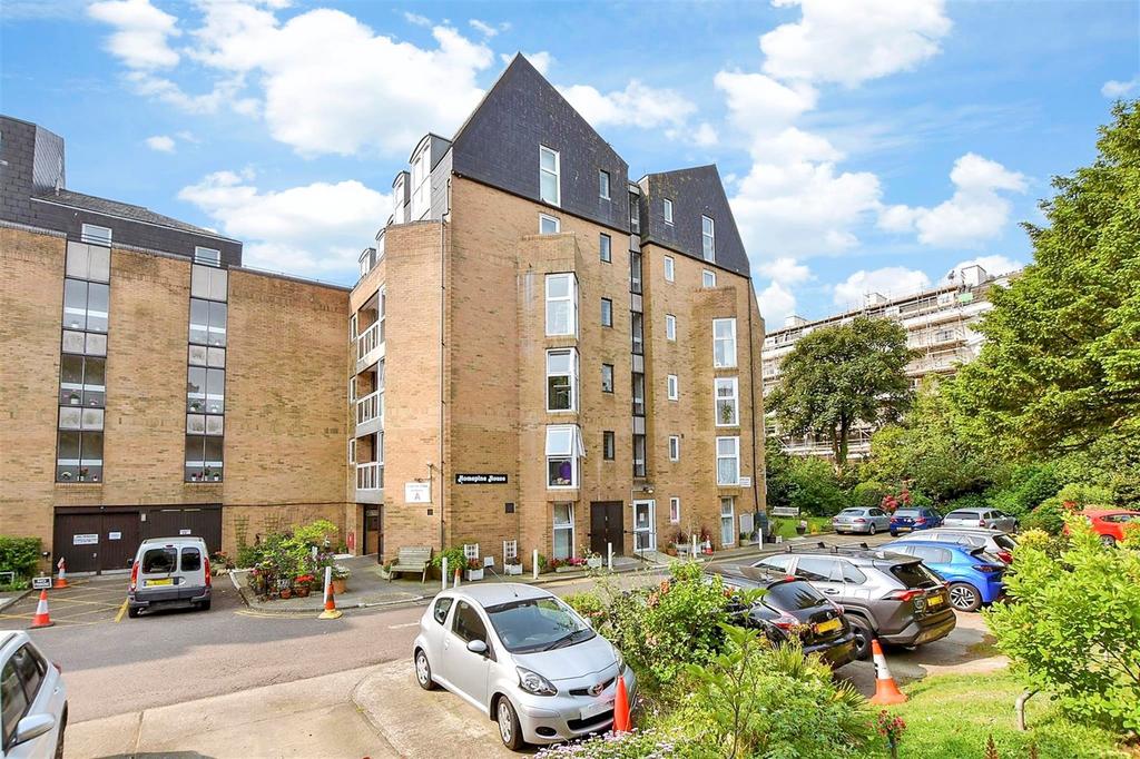 Sandgate Road, Folkestone, Kent 1 bed flat - £100,000
