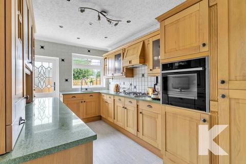 3 bedroom semi-detached house for sale, 28 Chichester Crescent, Chadderton OL9 0RW