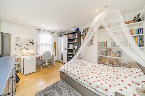 2 bedroom flat for sale, Windsor Road, London W5