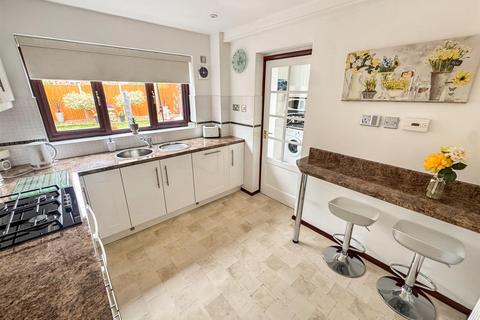51 Lister Close, Corby, NN17 1XR