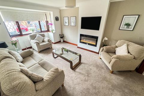 51 Lister Close, Corby, NN17 1XR