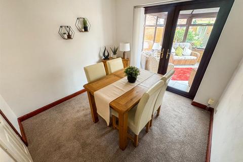 51 Lister Close, Corby, NN17 1XR