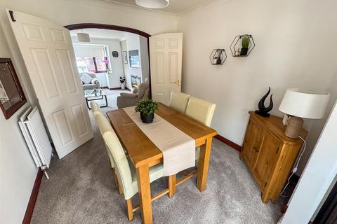 51 Lister Close, Corby, NN17 1XR