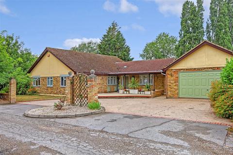 4 bedroom bungalow for sale, Montefiore Avenue, Rayleigh, Essex, SS6