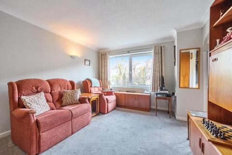 1 bedroom retirement property for sale, Woking,  Surrey,  GU22