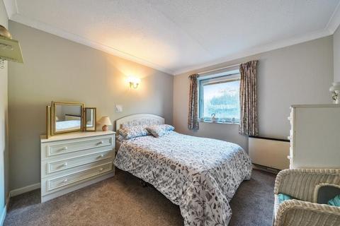 1 bedroom retirement property for sale, Woking,  Surrey,  GU22