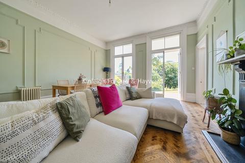 Flat C, 7 Oaklands Road, Bromley, BR1 3SJ