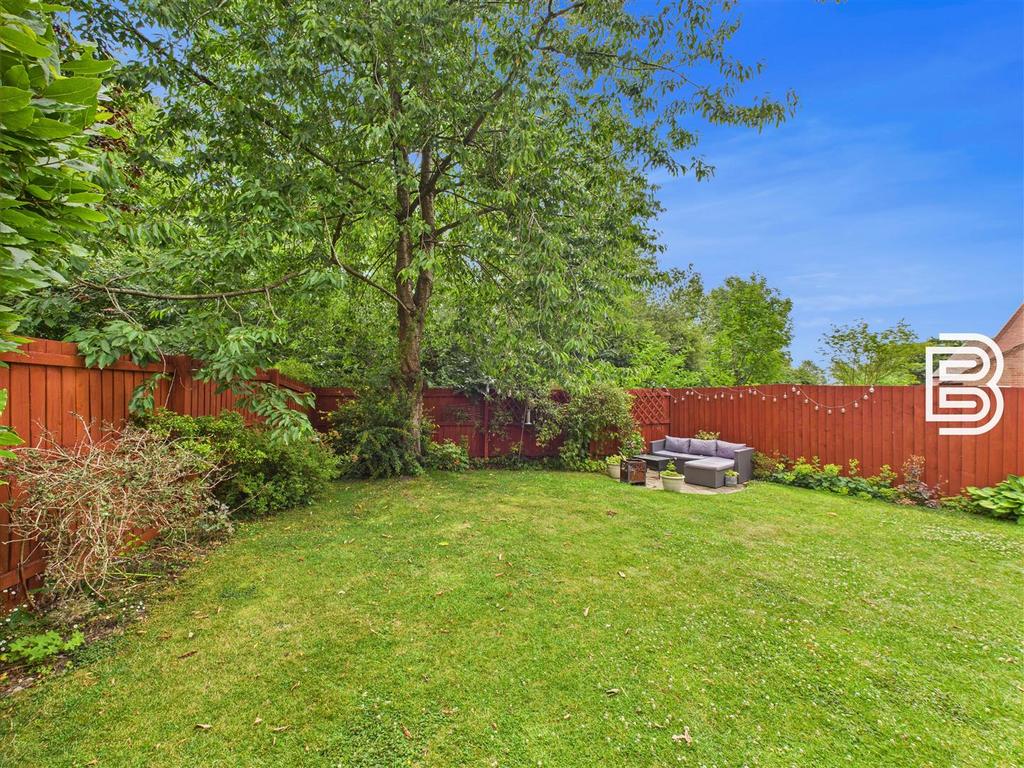 Rear Garden (2).jpg