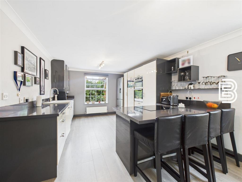 Kitchen (1).jpg