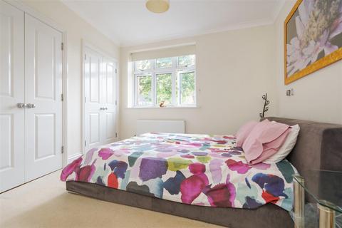 2 bedroom apartment for sale, Station Road, Dorridge