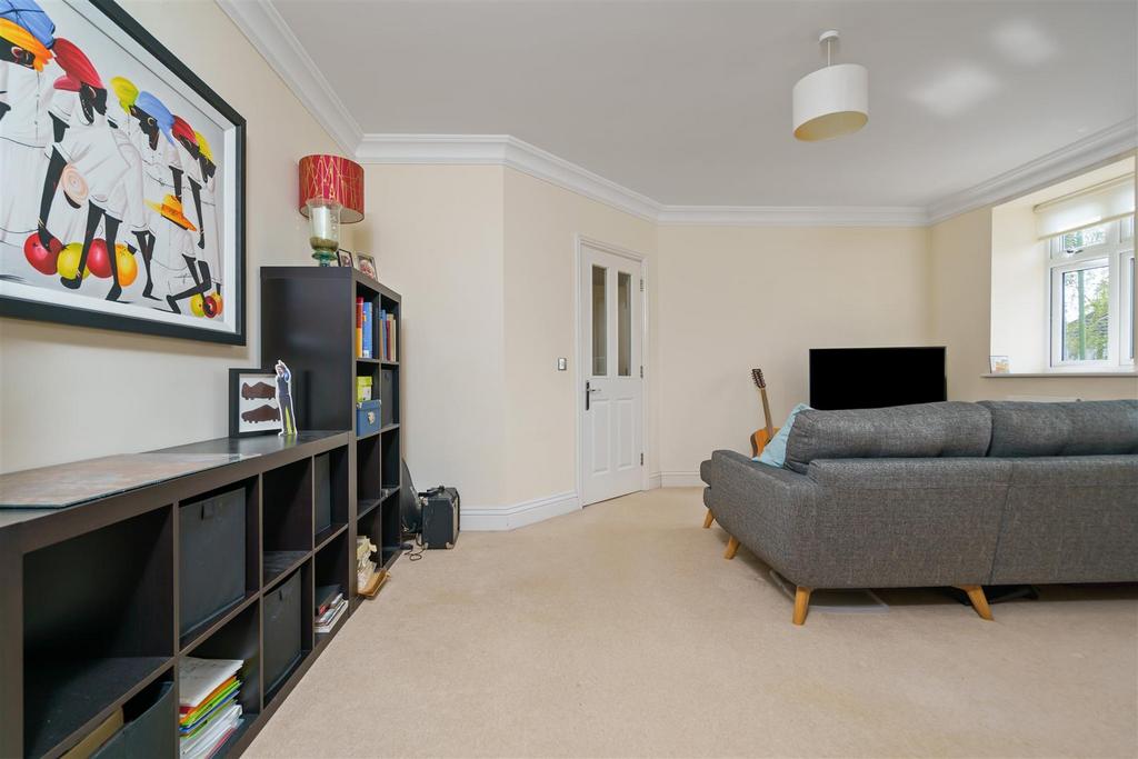 Apt 6 Chadwick House 3.jpg