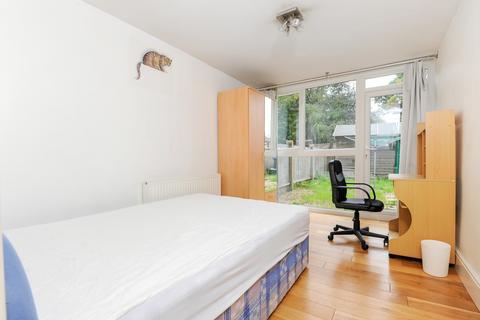 5 bedroom house to rent, Victoria Road, Kingston Upon Thames, Surrey, KT1