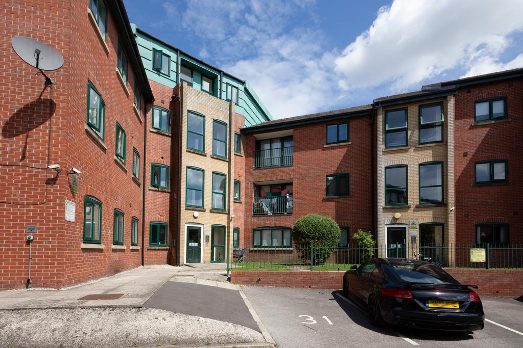 2 bedroom flat for sale - Photo 29