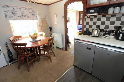 2 bedroom mobile home for sale, Dinsdale Field Caravan Park, New Road, Rustington