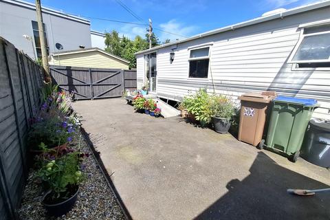 2 bedroom mobile home for sale, Dinsdale Field Caravan Park, New Road, Rustington