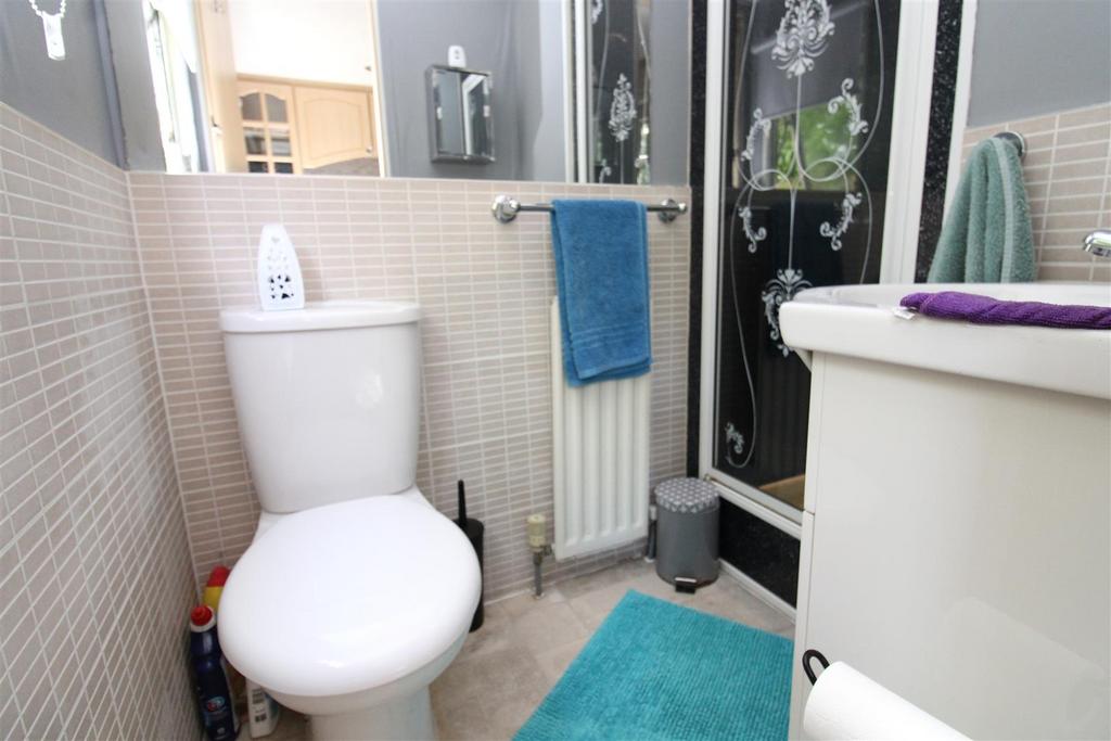 Ensuite.JPG