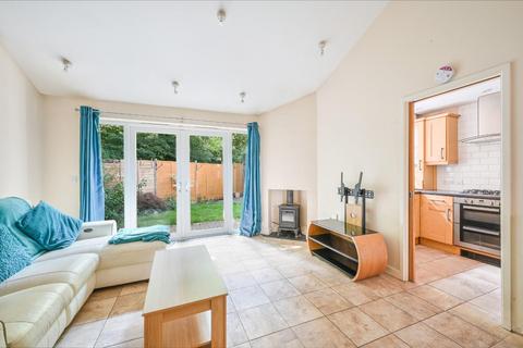 1 bedroom detached bungalow for sale, Rollesby Road, Chessington
