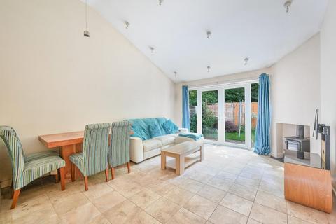 1 bedroom detached bungalow for sale, Rollesby Road, Chessington