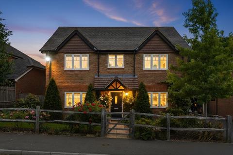 undefined, Charters Gate Way, Wivelsfield Green