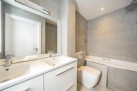 2 bedroom flat for sale, Chatfield Road, Battersea SW11