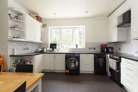 5 bedroom house to rent, Kings Avenue, Clapham SW12