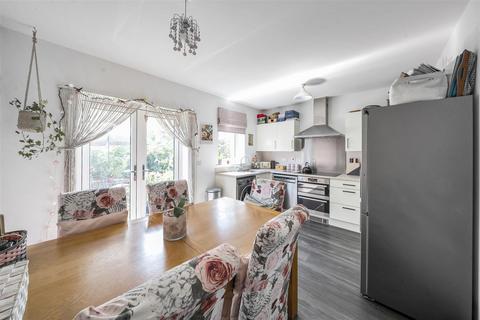 undefined, Felnex Avenue, Wallington
