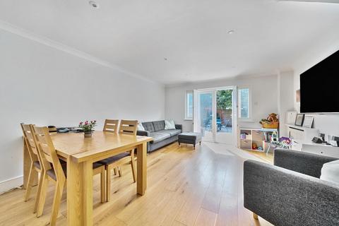 6 Camel Grove, Kingston Upon Thames, KT2 5GR