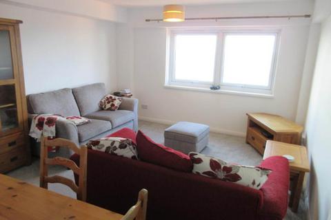 2 bedroom flat to rent, Westward Ho, Westcliff Parade