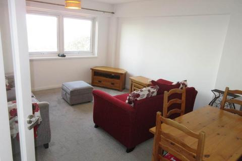 2 bedroom flat to rent, Westward Ho, Westcliff Parade