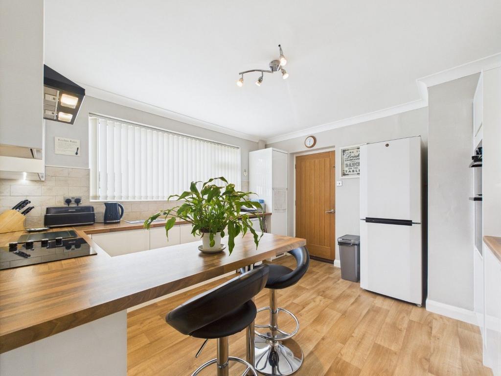 Kitchen/Dining Area