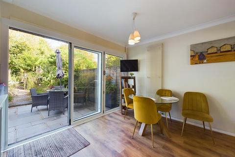 3 bedroom semi-detached house for sale, Kingscote Hill, Crawley RH11