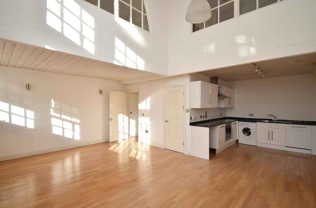 Living space &amp; kitchen