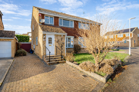 3 bedroom semi-detached house for sale, Alzey Gardens, Hertfordshire AL5