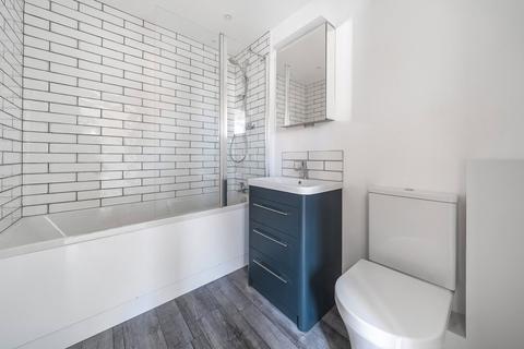1 bedroom flat to rent, Nether Street, Hampshire GU34