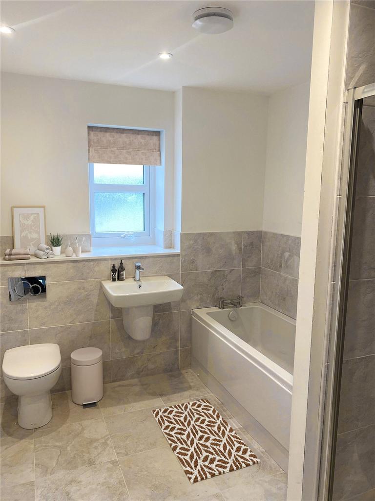 Fanily Bathroom