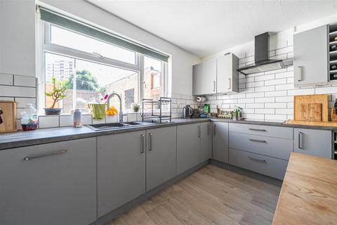 6 Gullybrook Lane, Bristol, BS5 0AL