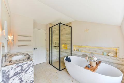 23 Bloomfield Terrace, London, SW1W 8PQ