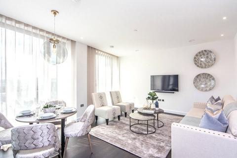 2 bedroom apartment to rent, Charles Clowes Walk, London, SW11