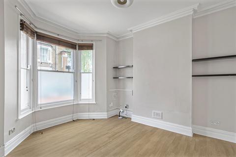 1 bedroom flat for sale, St. Luke's Avenue, London SW4