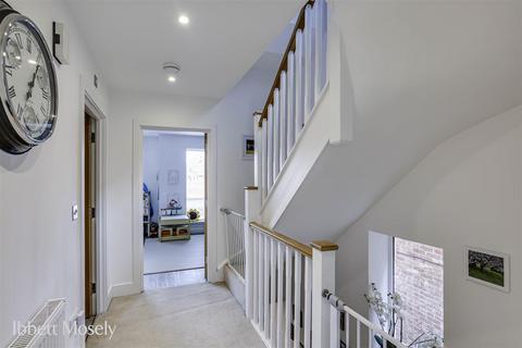 13 Croft Road, Westerham, TN16 1RY
